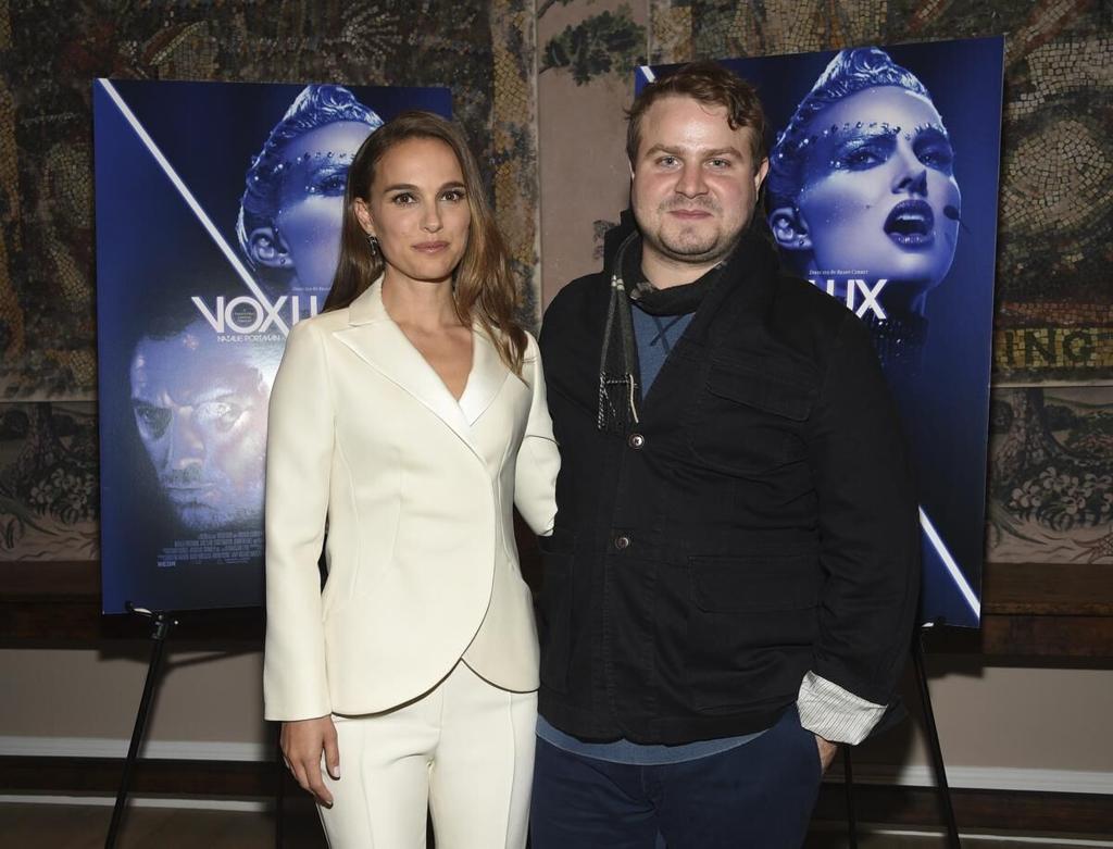 Natalie Portman and Brady Corbet Confront PTSD in Musical Drama 'Vox Lux' –  The Hollywood Reporter