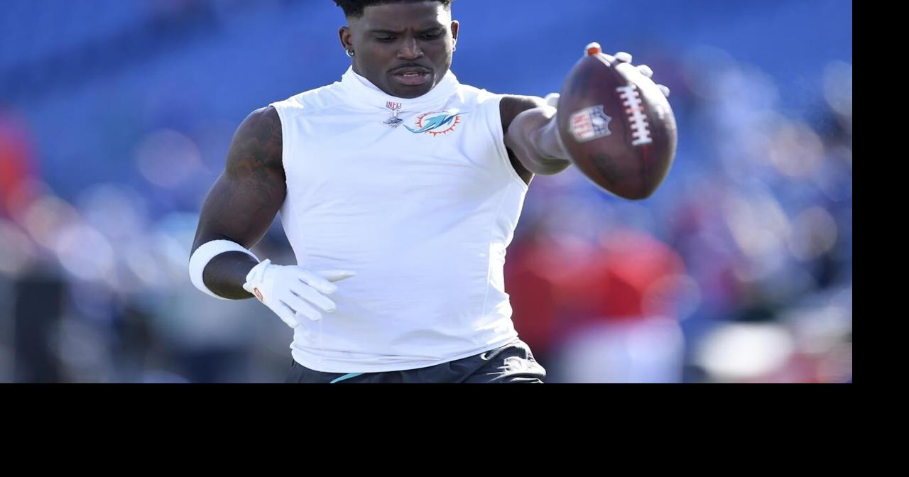 Tyreek Hill active for Dolphins vs. Rams despite wrist injury