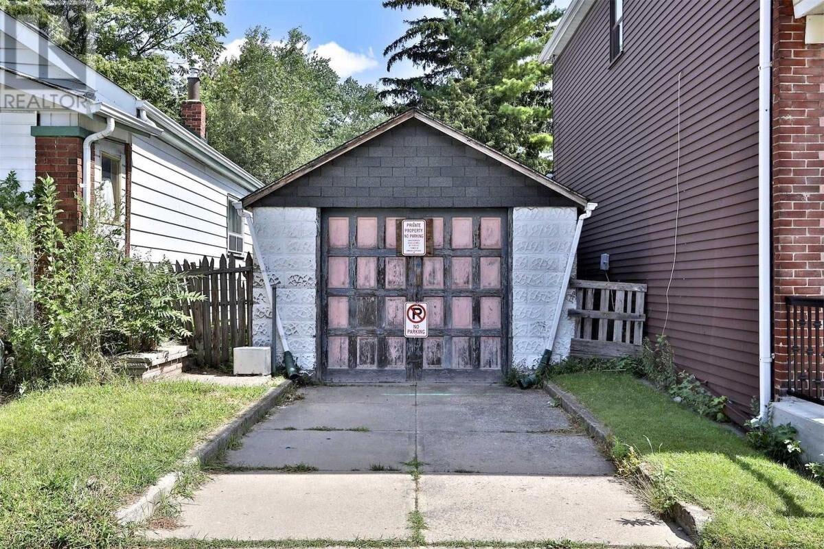 This tiny Toronto garage was listed for $729,000. It sold in only
