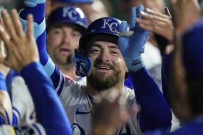 Perez and Isbel 2-run homers in the 6th inning power the Royals to a 7-4 win over the Nationals