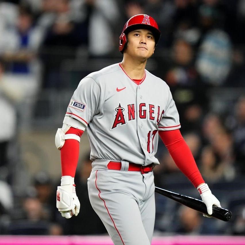 Los Angeles Angels' Gio Urshela (10) waits for a pitch during a