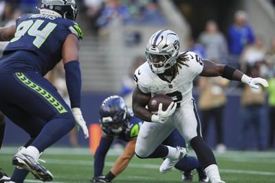 Pete Carroll hopes youth movement has Raiders on the right path
