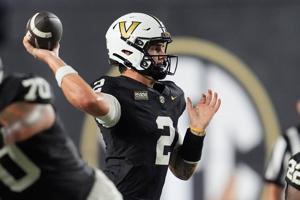Vanderbilt ends its two-QB approach and bets on freshman Jared Curtis to win now