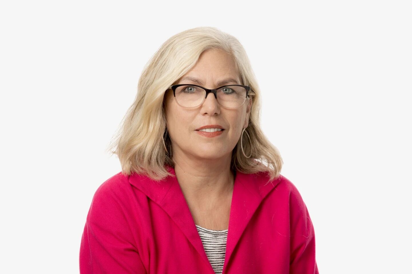 Los Angeles Times editor resigns after newspaper withholds presidential ...