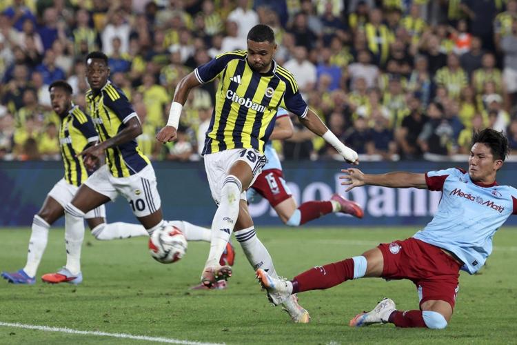 Mourinho's Fenerbahce rallies with 5 goals to beat Feyenoord in Champions League qualifying