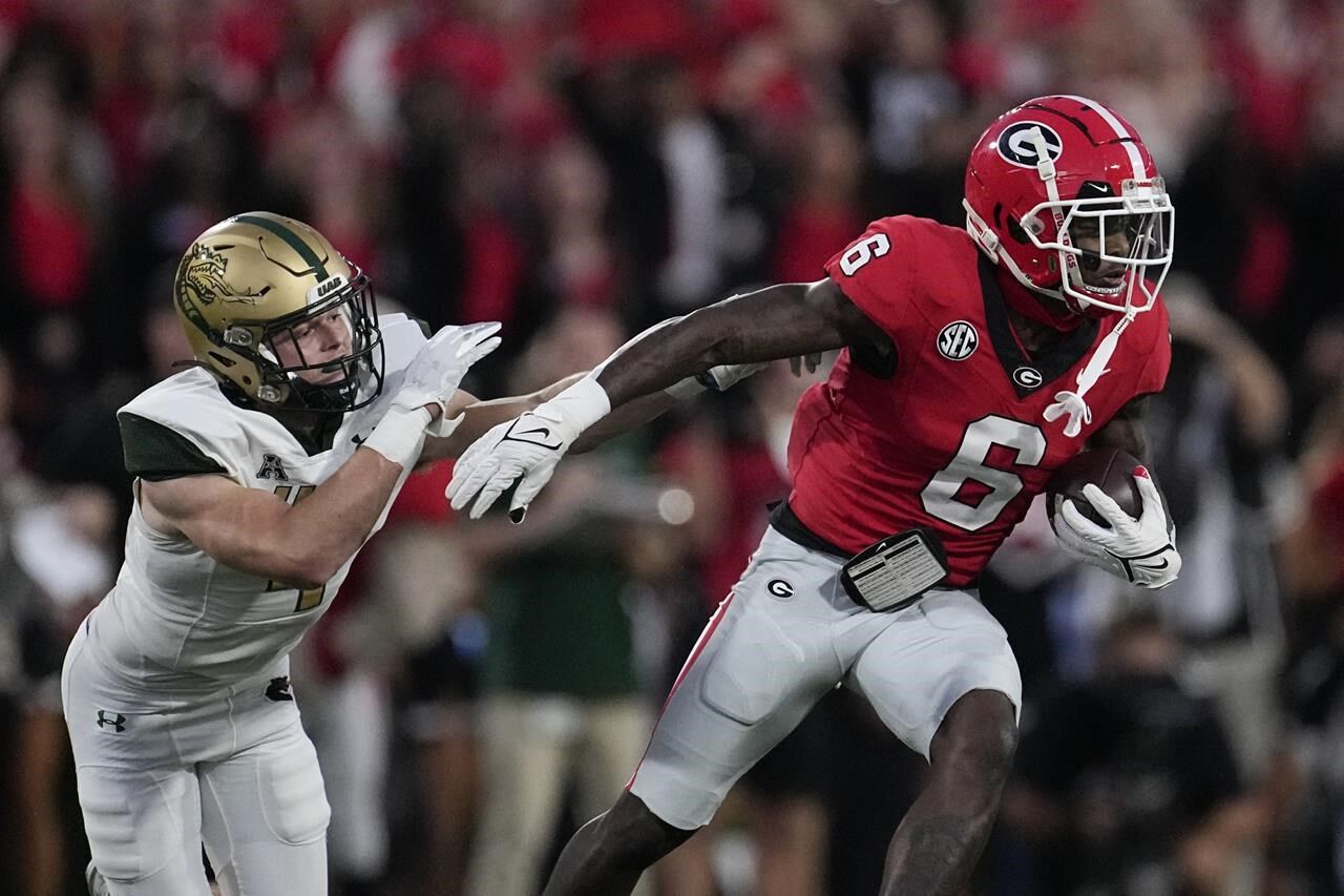 Bowers Catches 2 Of Beck's 3 Scoring Passes To Power No. 1 Georgia Past ...