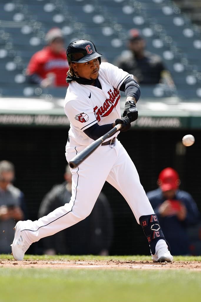 Ramírez slam, 5 RBIs as Guardians sweep White Sox 11-1, 2-1