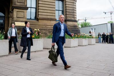 mark carney delacourt.JPG