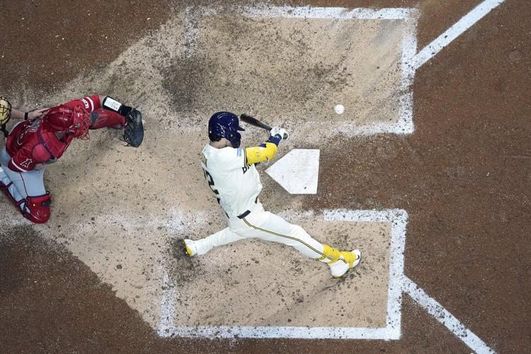 Brewers' Yelich reaches major milestone in his successful comeback from back surgery