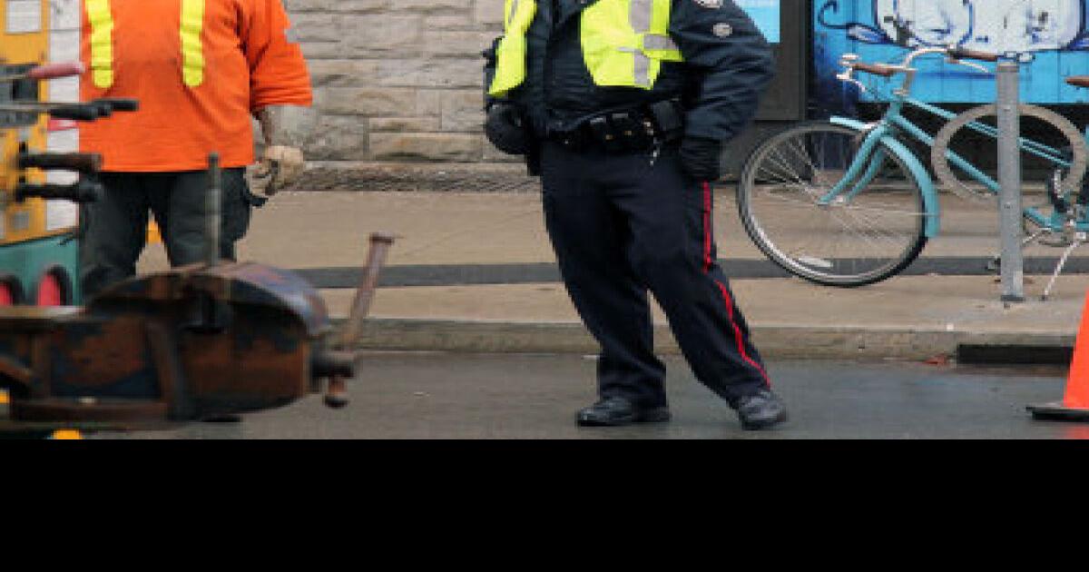 police-violating-name-tag-policy-u-of-t-student-claims