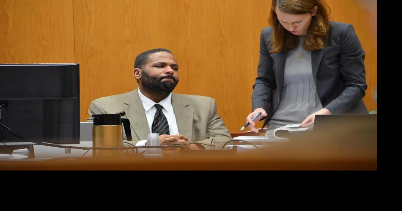Mississippi man accused of killing 8 tears up during trial