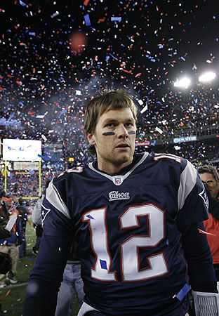 Tom Brady throws out Red Sox first pitch wearing Super Bowl jersey