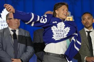Leafs sign first-round draft pick Easton Cowan to entry-level contract