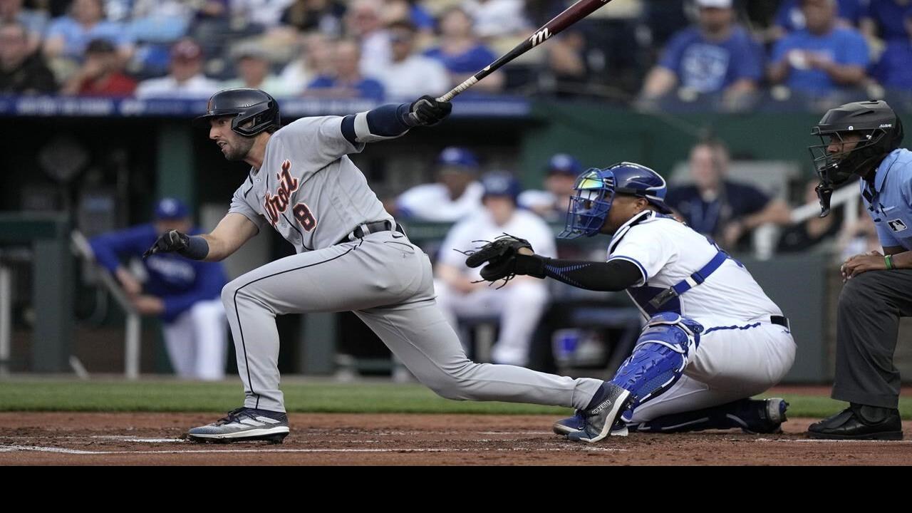 Javier Baez's 10th-inning double lifts Tigers over Royals