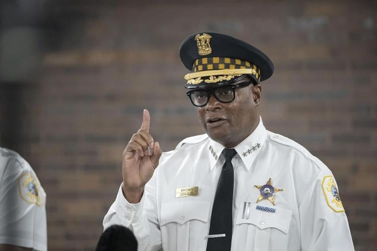 Chicago police fatally shoot man while trying to arrest him