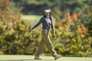Minjee Lee réussit un birdie au 18e trou pour prendre une avance de 2 coups au 3e tour de l'épreuve LPGA Corée du Sud