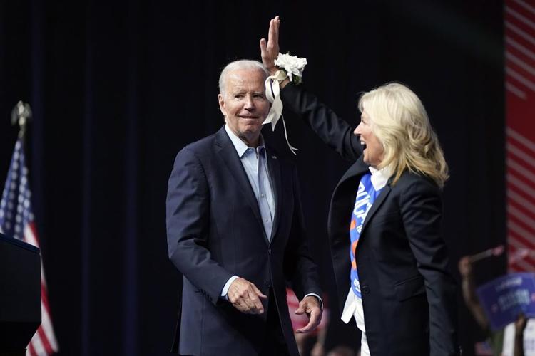 Biden strikes economic populist tone during campaign rally before ...