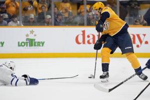 Evangelista, Forsberg lead Predators to 5-2 win over Maple Leafs