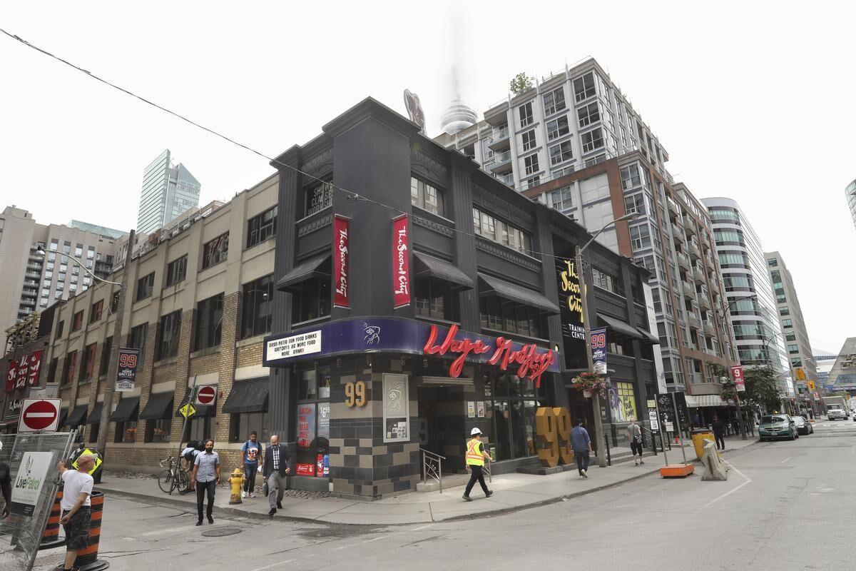 Wayne Gretzky's is a link to the Entertainment District's glory days