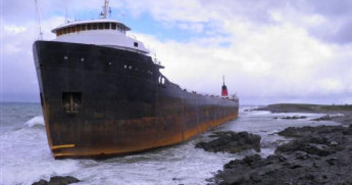 After eight months aground, shipwreck to be removed from Nova Scotia island