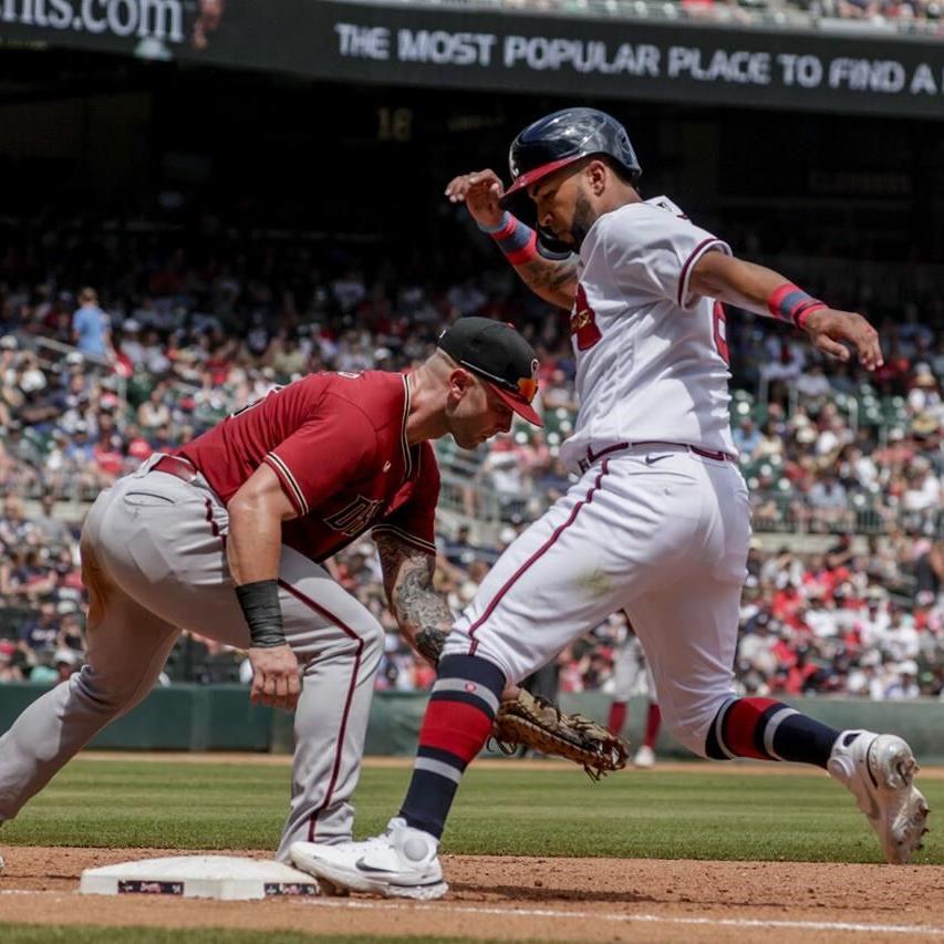 Riley double in 9th lifts Braves over D-backs 1-0 for sweep