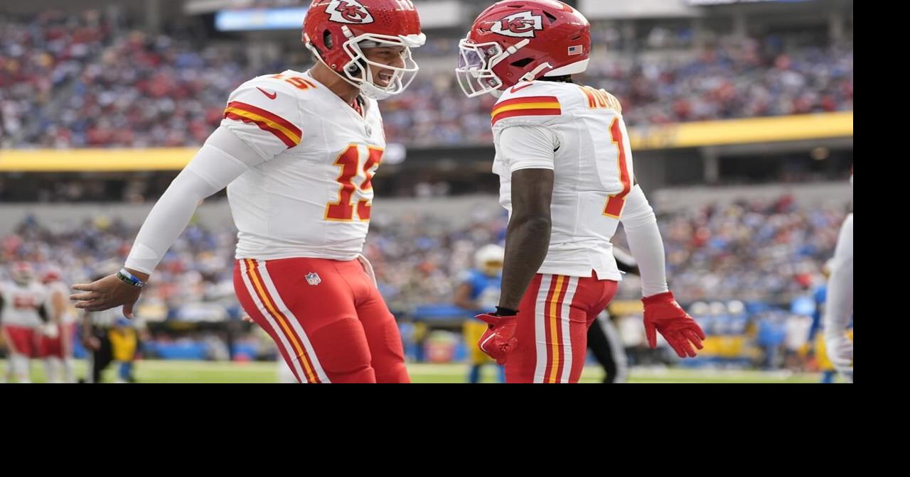 Patrick Mahomes and Travis Kelce help Chiefs rally for 17-10 win over Chargers