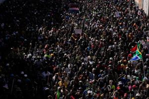 Nigeria says 2 of its nationals killed in South Africa as anti-migrant tensions flare