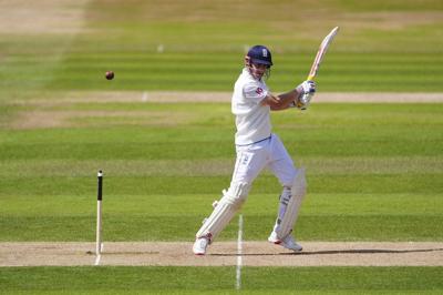 England declares on 565-6 early on Day 2 of test against Zimbabwe