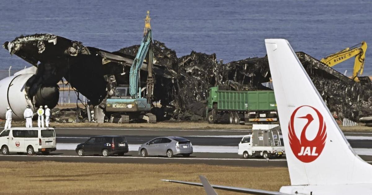 Human Colliding A timeline of key moments leading to Japan planes colliding. Human ...