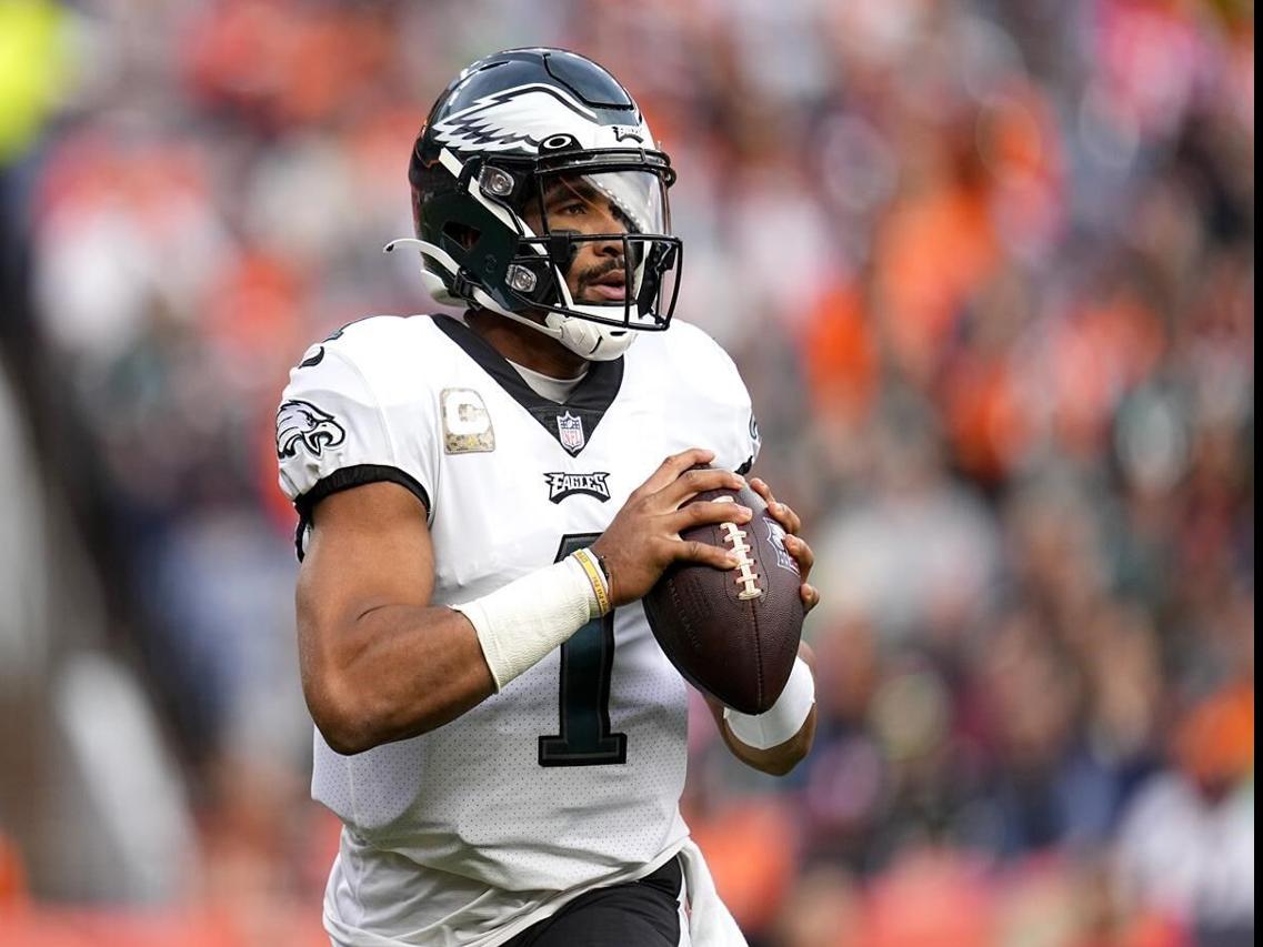 Jalen Hurts leads Eagles to 24-21 win over Saints in first NFL start