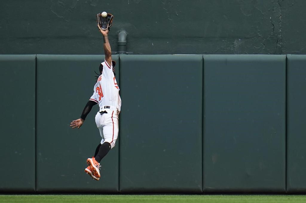 Gibson yields 3 HRs as first-place Orioles blow 4-run lead and fall to White  Sox 10-5 - The San Diego Union-Tribune