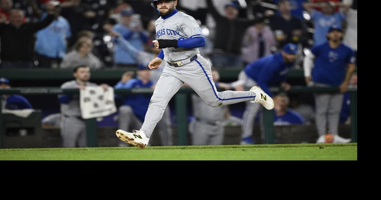 Royals seize on throwing error in 10th to beat Nationals 1-0 and hold on to 2nd AL wild-card spot