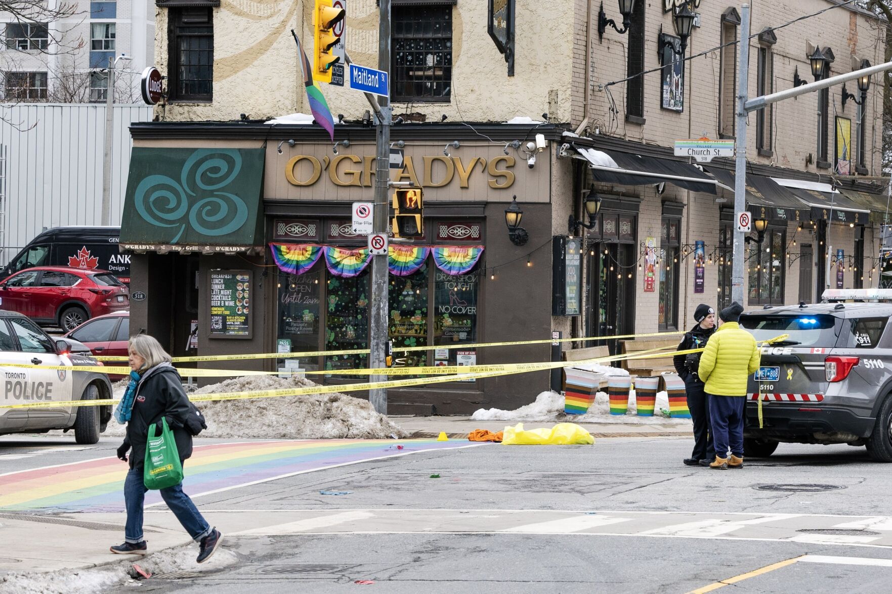 Man seriously injured in downtown stabbing: Toronto police