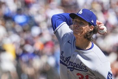 Hernández's 4 hits helps Dodgers to 10-2 win, drops Giants 1 1/2 games back for last NL wild card