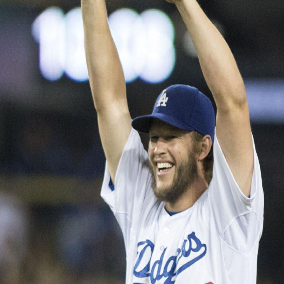 Dodgers Ace Clayton Kershaw Works Out In Shorts On Chilly Night At