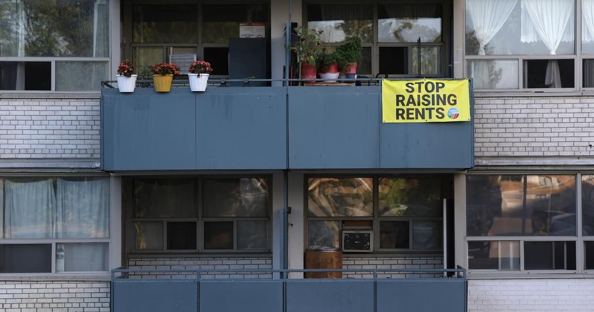 Toronto saw a slight dip in rent prices in October