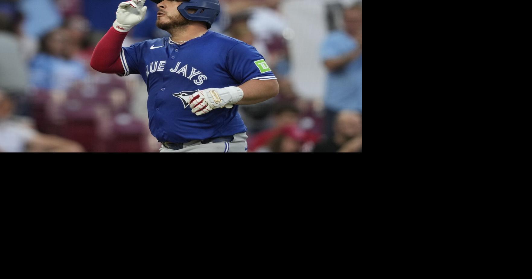 Jays vs. Reds: Bieber and the bats overcome a shaky start