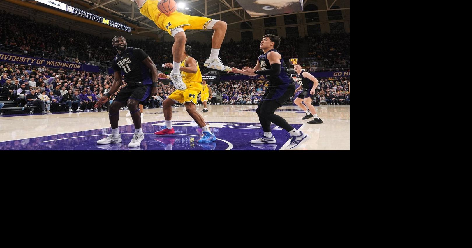 No. 4 Michigan rebounds from 1st loss with 82-72 win at Washington