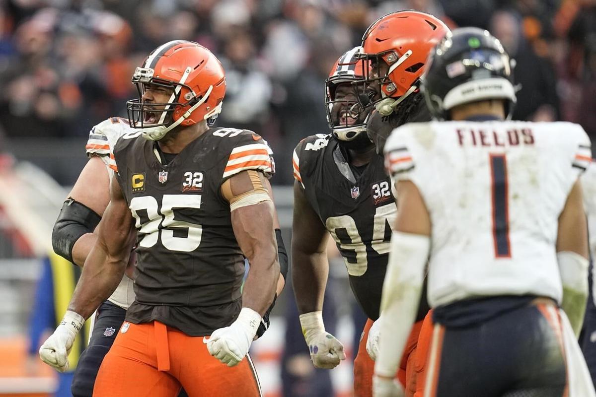 Cleveland Browns tight end David Njoku reveals severity of facial burns  after fire pit accident