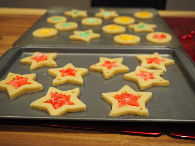 STAINED GLASS COOKIES_3.JPG
