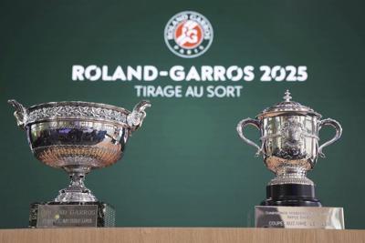 Alcaraz's confidence soaring before French Open title defense while Swiatek struggling