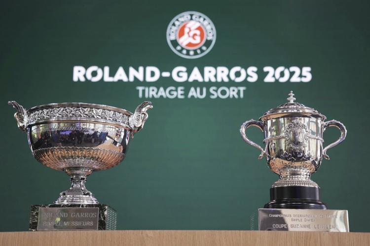 Alcaraz's confidence soaring before French Open title defense while Swiatek struggling