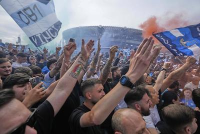Napoli fans already celebrating before Serie A-deciding matches kick off