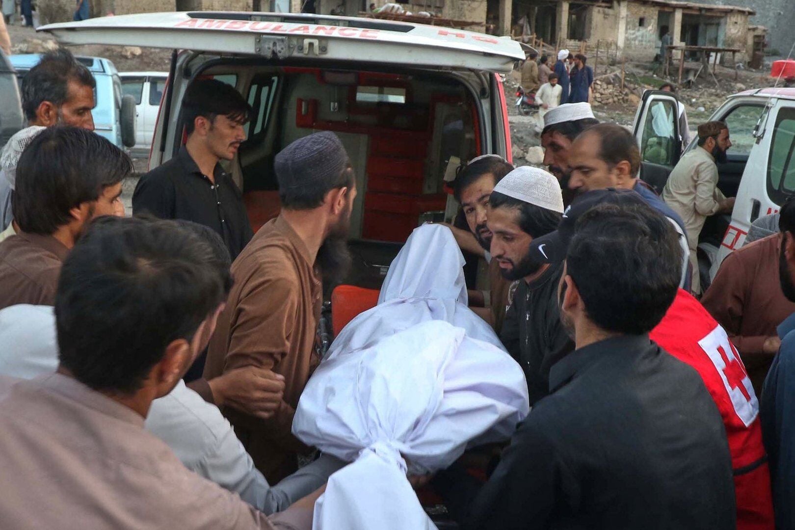 Explosion at coal mine in southwestern Pakistan kills 34; authorities investigate cause and review safety measures