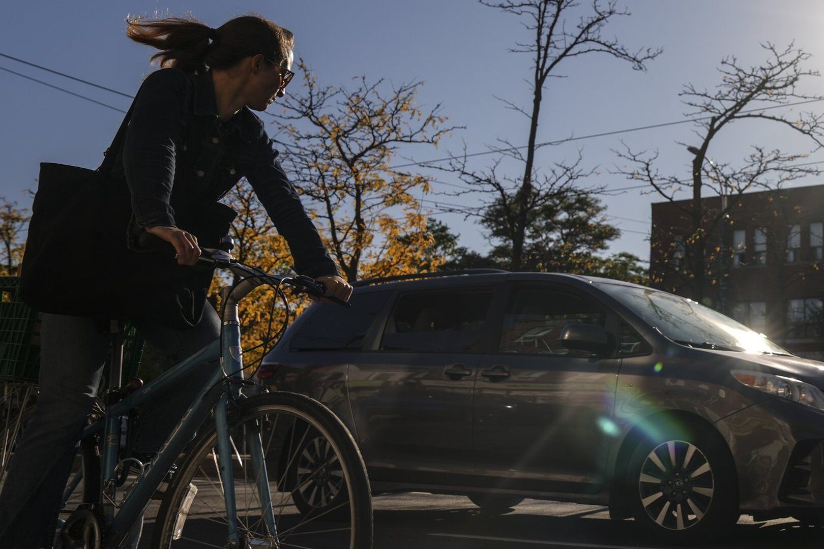 Ontario appeal court clears way for Toronto bike lane removal, rejecting lower court's arbitrary ruling; Cycle Toronto calls it a setback, says lanes save lives