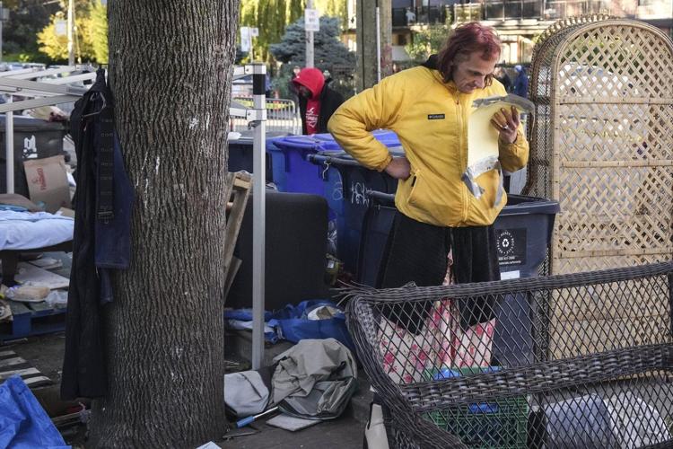 City clearing another homeless encampment in Toronto citing fire hazard