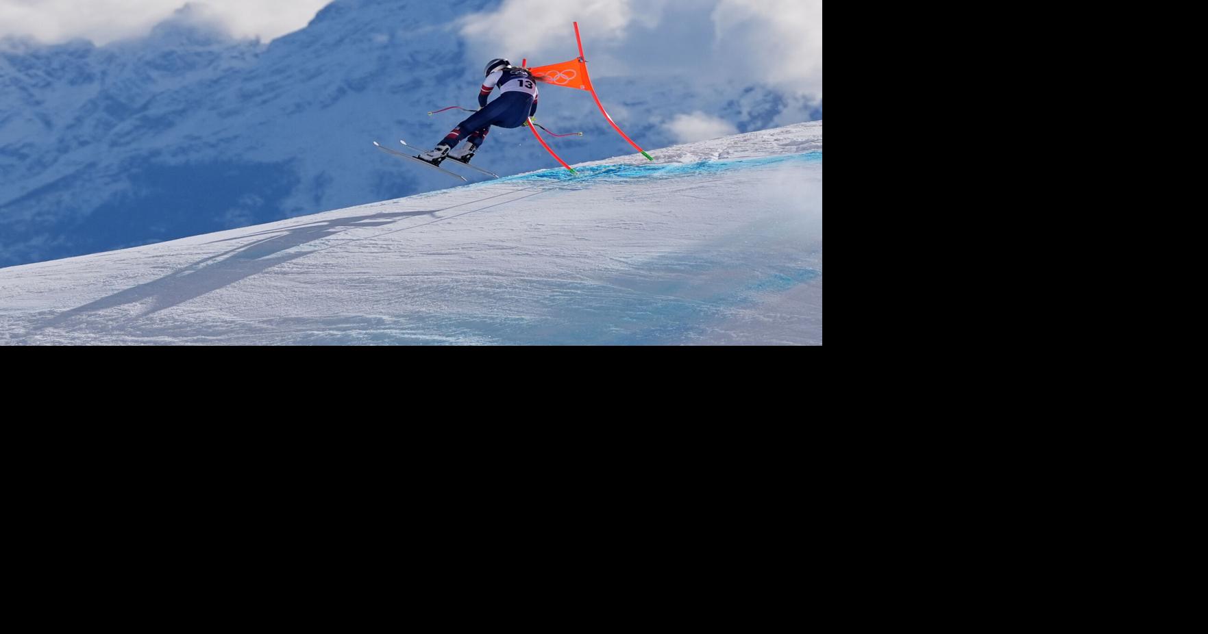 Lindsey Vonn’s choice to race Olympic downhill on injured knee questioned after crash