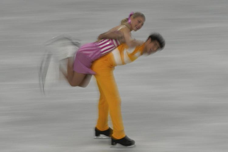 Gilles, Poirier one point ahead of American world champions at Four