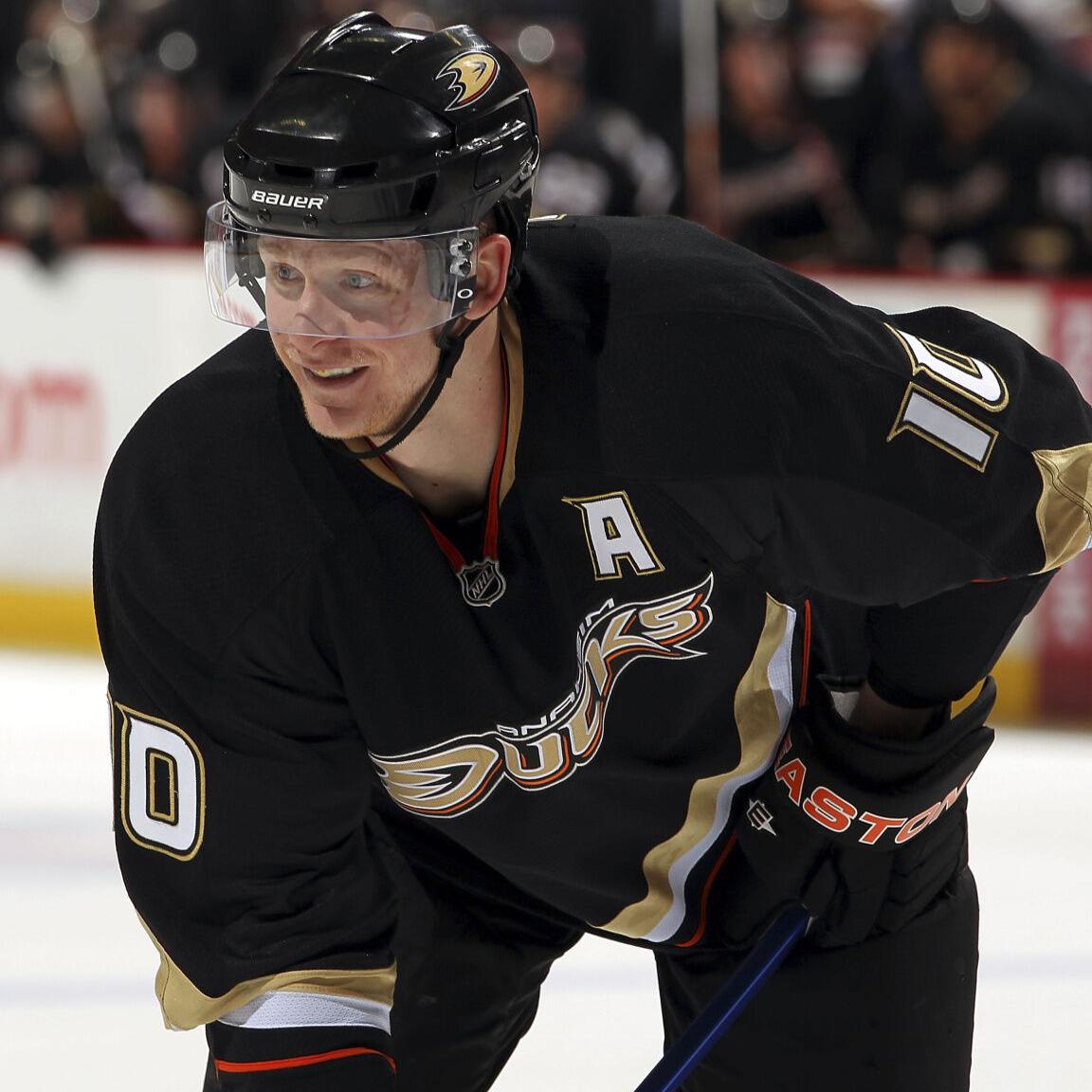 Why did Corey Perry re-sign with Anaheim Ducks, rather than test