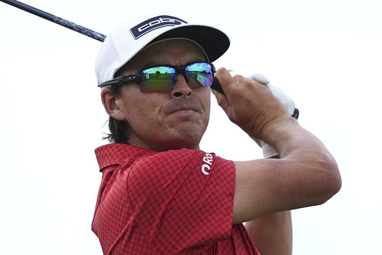 Fowler shows old spark with 8 birdies in strong start at the Truist Championship